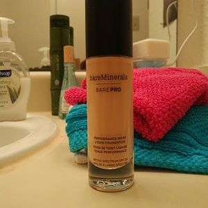 Full BareMinerals BarePro Foundation 06 Cashmere